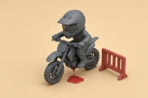 Stilisierte 3D-Figur auf einem Dirtbike vor einer roten Absperrung, Illustration eines Leaks
